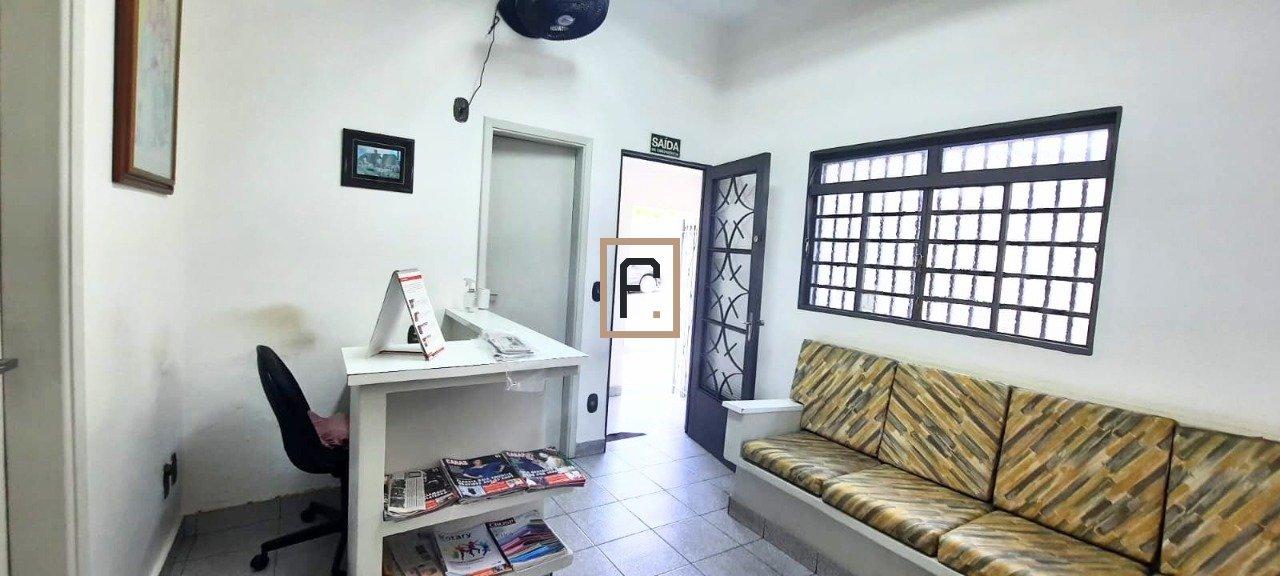 Casa à Venda ou Locação no Centro