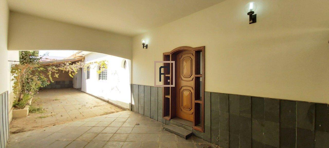 Casa à venda ou locação no centro