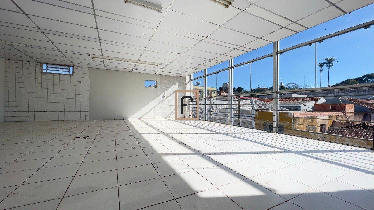 Prédio Comercial para Venda ou Locação no Centro