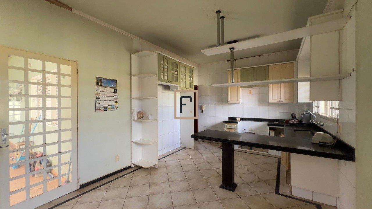 Oportunidade Imperdível! Casa à Venda Jd. Lavínia