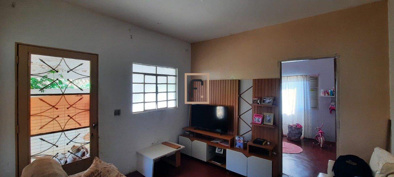 Casa à Venda na Vila Carvalho