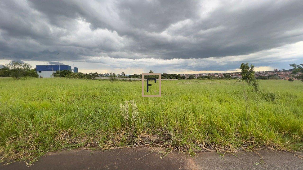 Terreno Comercial no Parque dos Manacás em Mococa!