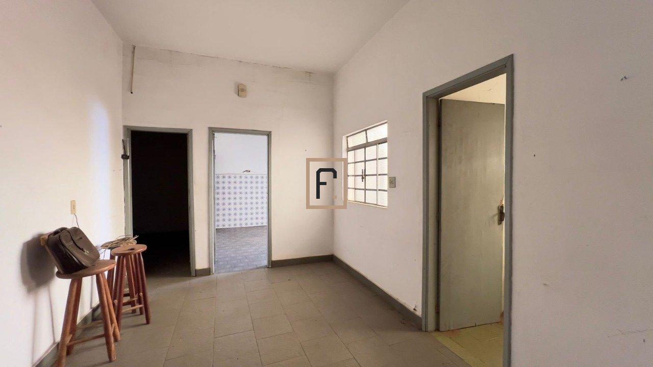Casa à venda com ponto de comércio Vila Lambari