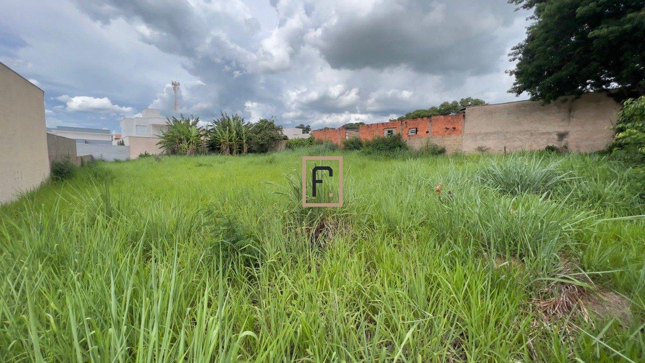 Terreno Comercial no Bairro Aparecida, Mococa/SP!