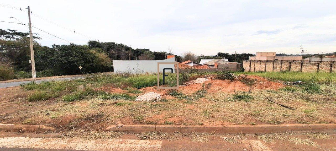 Terreno 260m² no Jardim Italia!