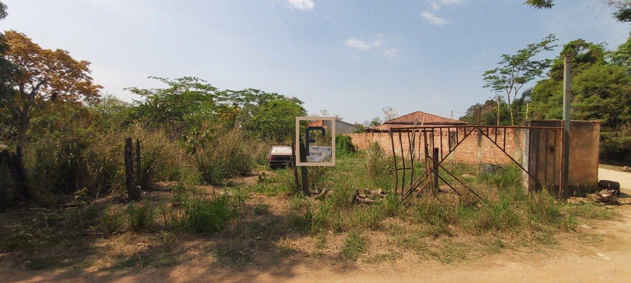 Chácara à Venda no Condomínio Apolinário
