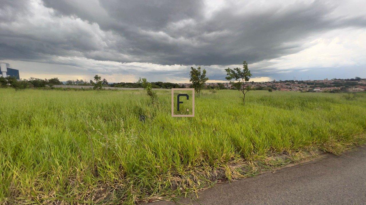 Terreno Comercial no Parque dos Manacás em Mococa!