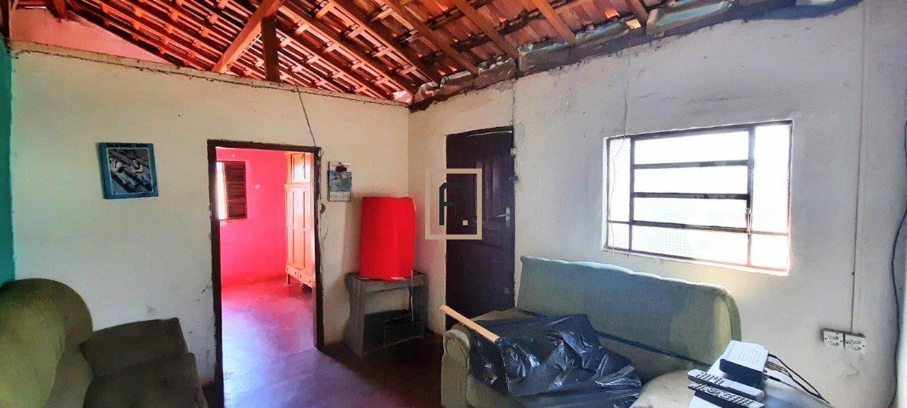 Casa à Venda na Vila Carvalho