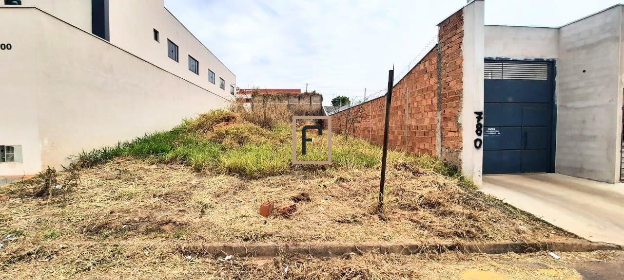 Terreno no Jardim Itália!